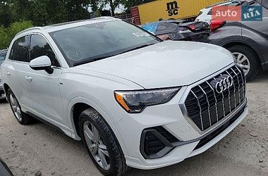 Внедорожник / Кроссовер Audi Q3 2020 в Киеве