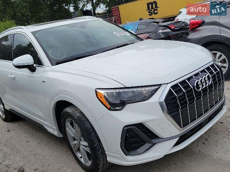 Внедорожник / Кроссовер Audi Q3 2020 в Киеве