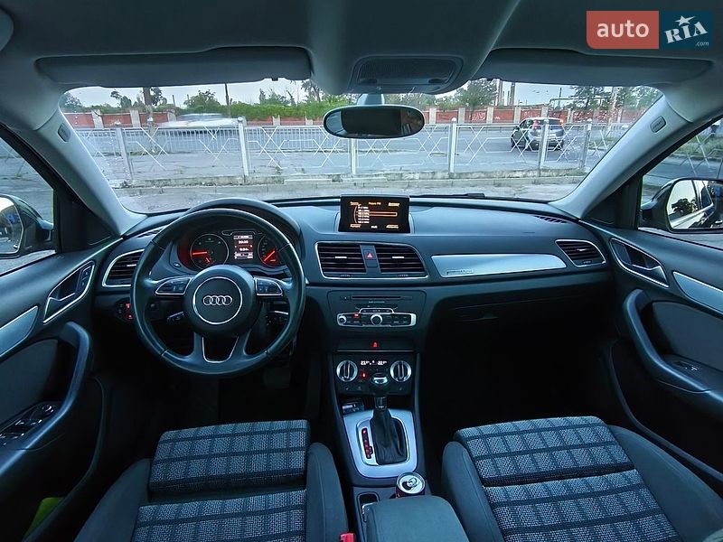 Внедорожник / Кроссовер Audi Q3 2013 в Днепре