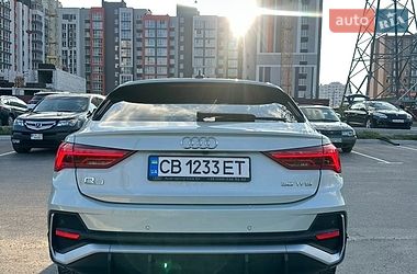 Позашляховик / Кросовер Audi Q3 2021 в Києві