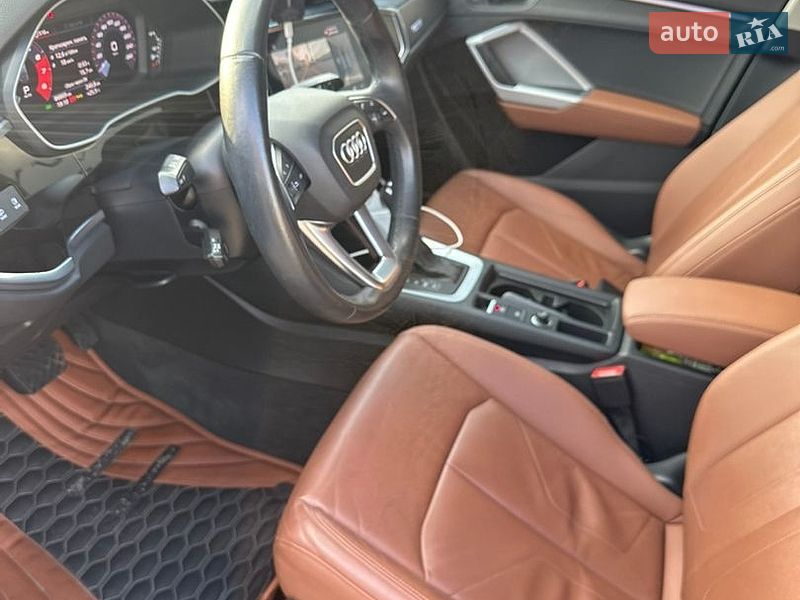Позашляховик / Кросовер Audi Q3 2021 в Києві