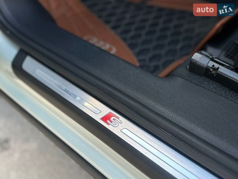 Позашляховик / Кросовер Audi Q3 2021 в Києві