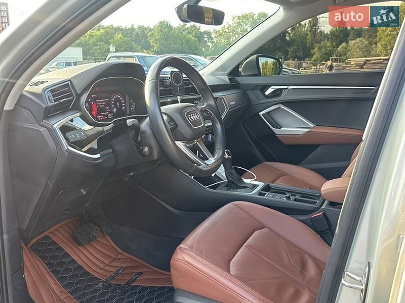 Позашляховик / Кросовер Audi Q3 2021 в Києві