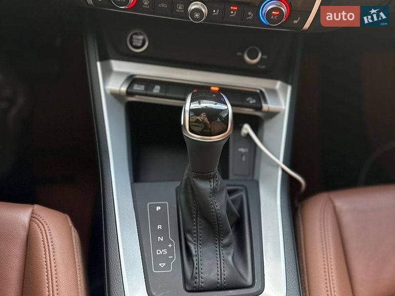 Позашляховик / Кросовер Audi Q3 2021 в Києві