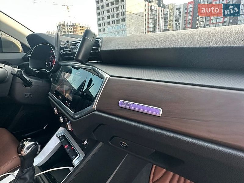 Позашляховик / Кросовер Audi Q3 2021 в Києві