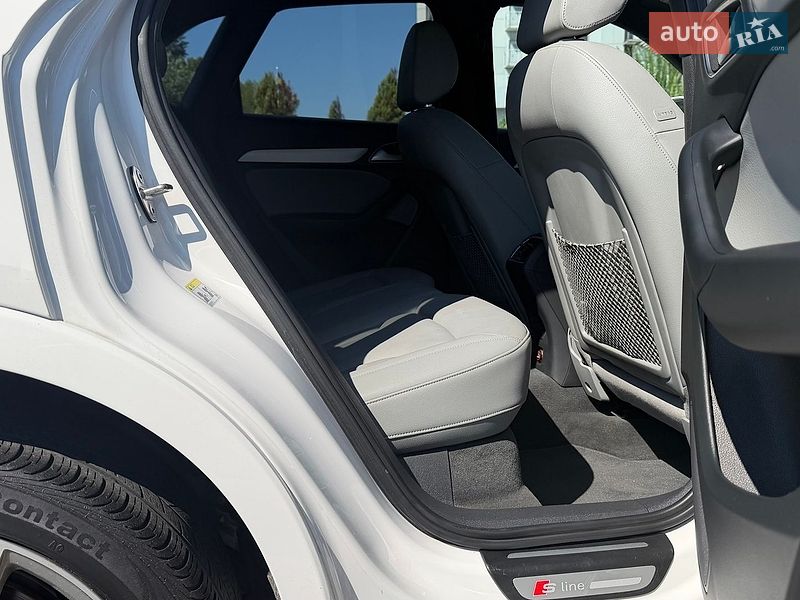 Позашляховик / Кросовер Audi Q3 2018 в Києві