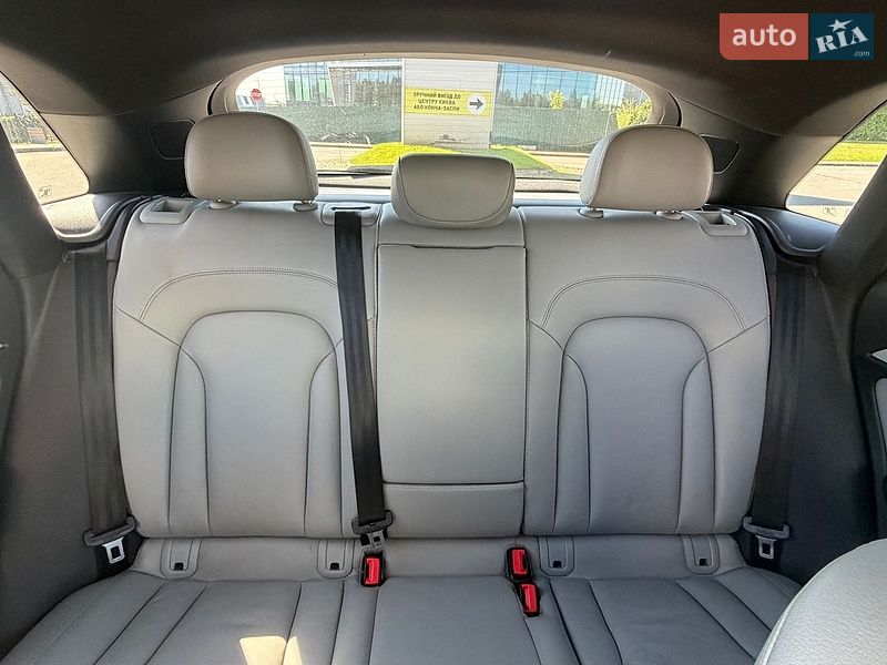 Позашляховик / Кросовер Audi Q3 2018 в Києві
