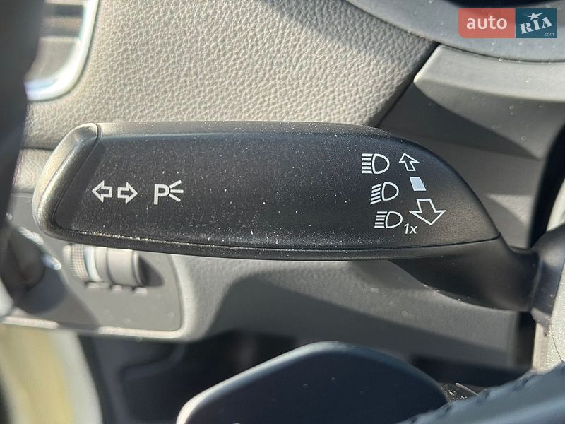 Позашляховик / Кросовер Audi Q3 2012 в Стрию