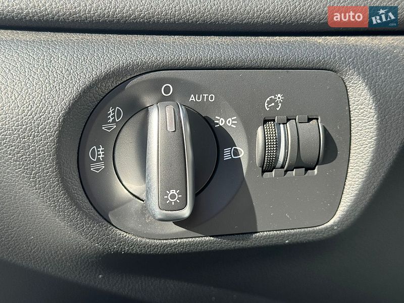 Позашляховик / Кросовер Audi Q3 2012 в Стрию