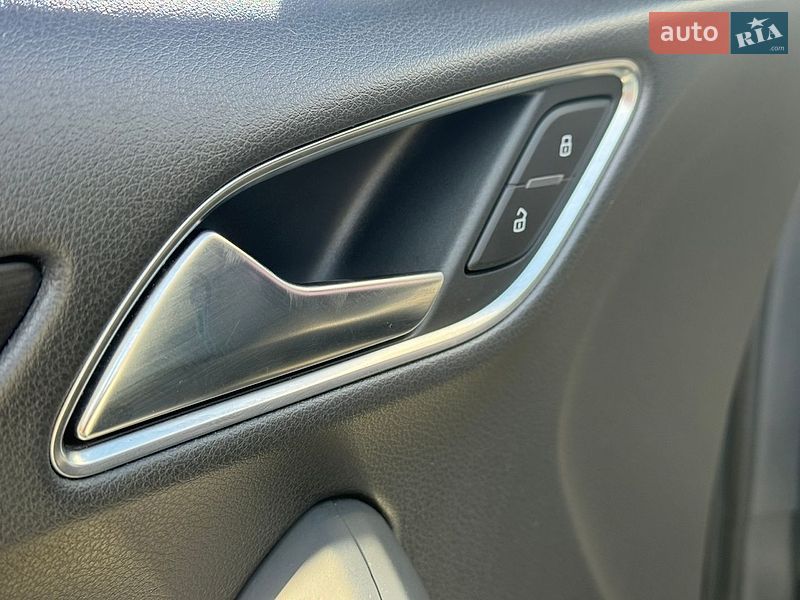 Позашляховик / Кросовер Audi Q3 2012 в Стрию