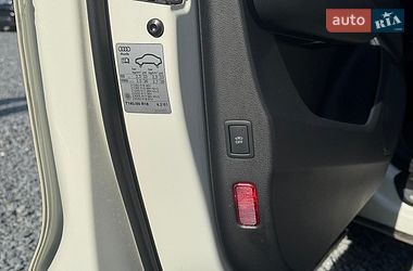 Позашляховик / Кросовер Audi Q3 2012 в Стрию