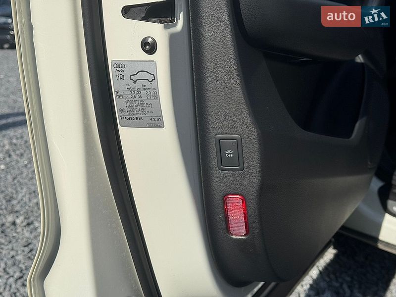 Позашляховик / Кросовер Audi Q3 2012 в Стрию