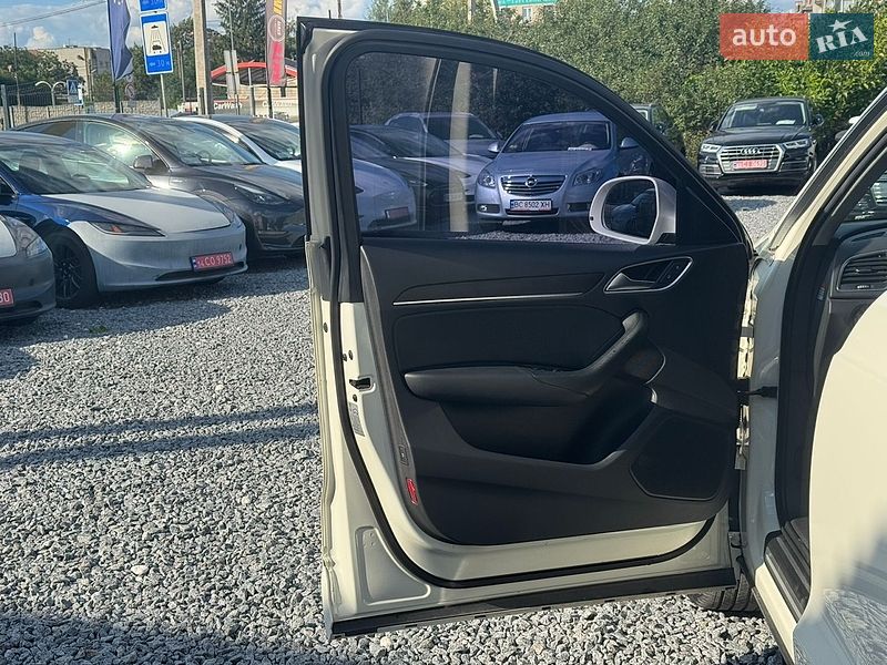 Позашляховик / Кросовер Audi Q3 2012 в Стрию