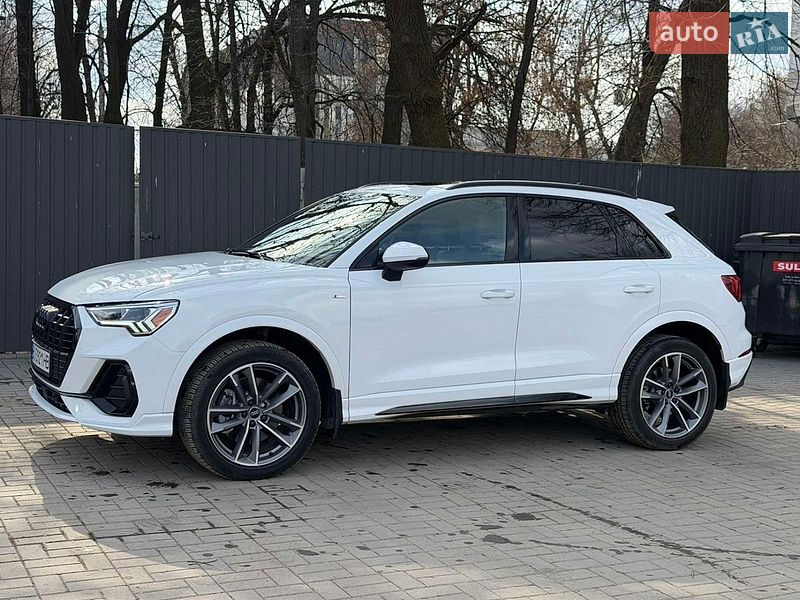 Позашляховик / Кросовер Audi Q3 2024 в Хмельницькому