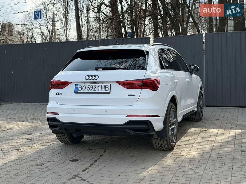 Позашляховик / Кросовер Audi Q3 2024 в Хмельницькому