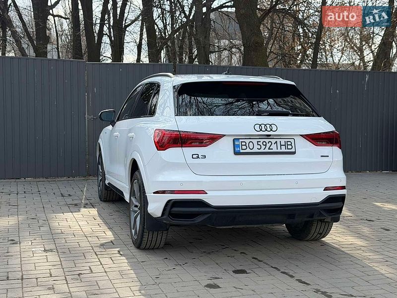 Позашляховик / Кросовер Audi Q3 2024 в Хмельницькому