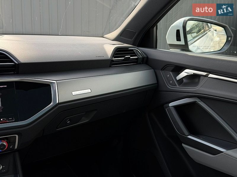 Позашляховик / Кросовер Audi Q3 2024 в Хмельницькому