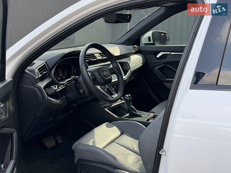 Позашляховик / Кросовер Audi Q3 2024 в Хмельницькому