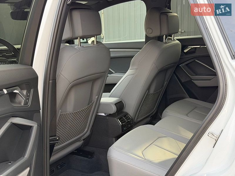 Позашляховик / Кросовер Audi Q3 2024 в Хмельницькому