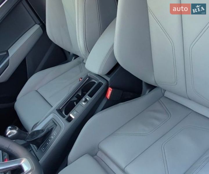 Позашляховик / Кросовер Audi Q3 2024 в Хмельницькому