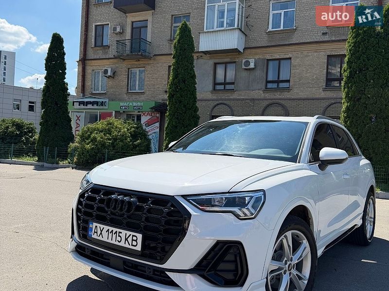 Внедорожник / Кроссовер Audi Q3 2021 в Харькове