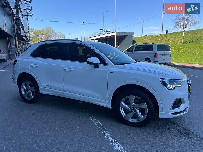 Позашляховик / Кросовер Audi Q3 2020 в Києві