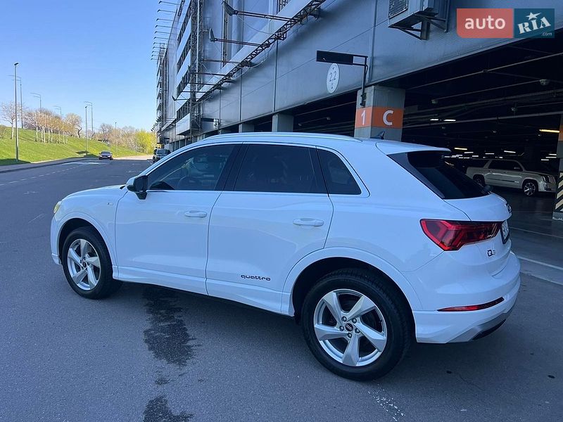 Позашляховик / Кросовер Audi Q3 2020 в Києві