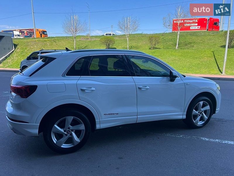 Позашляховик / Кросовер Audi Q3 2020 в Києві