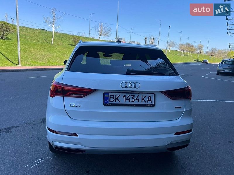 Позашляховик / Кросовер Audi Q3 2020 в Києві