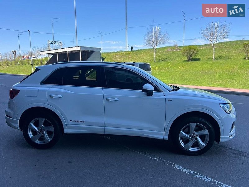 Позашляховик / Кросовер Audi Q3 2020 в Києві