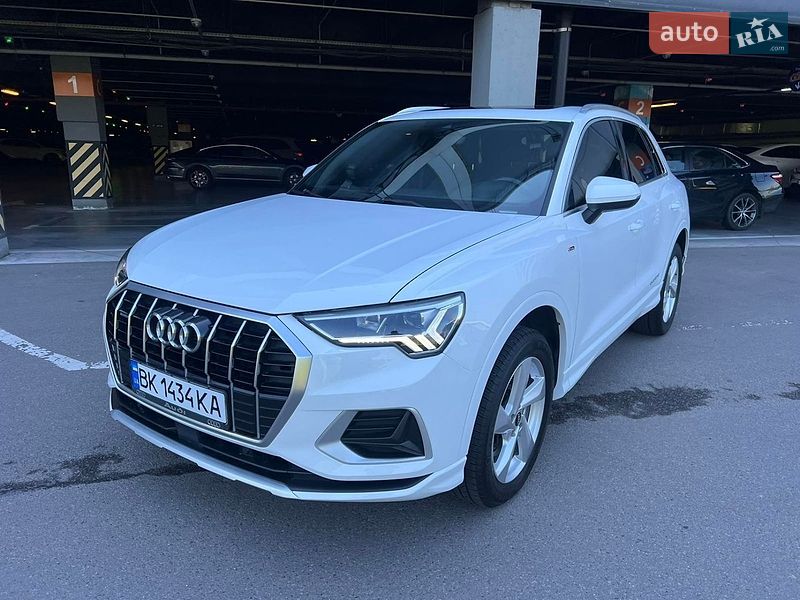 Позашляховик / Кросовер Audi Q3 2020 в Києві