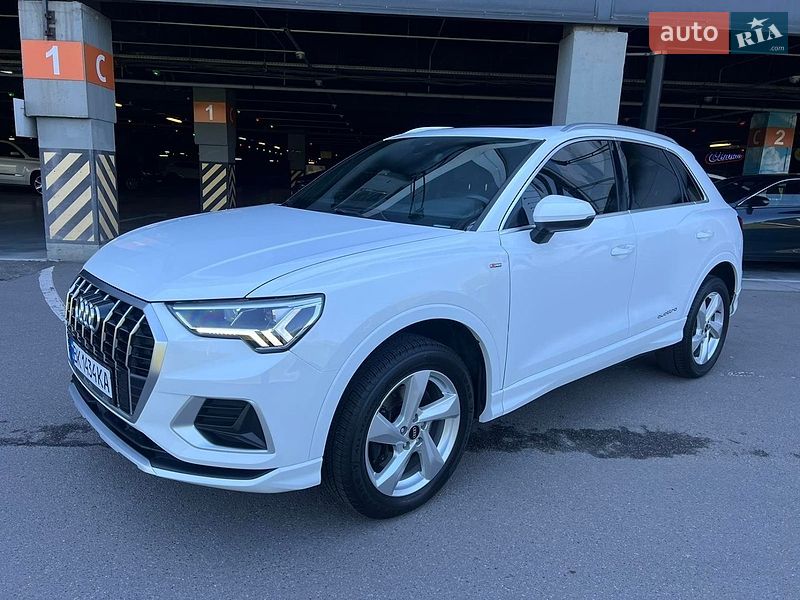 Позашляховик / Кросовер Audi Q3 2020 в Києві