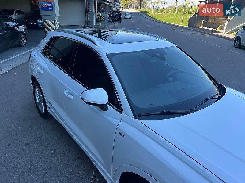Позашляховик / Кросовер Audi Q3 2020 в Києві