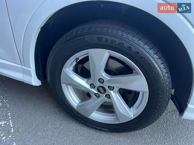 Позашляховик / Кросовер Audi Q3 2020 в Києві