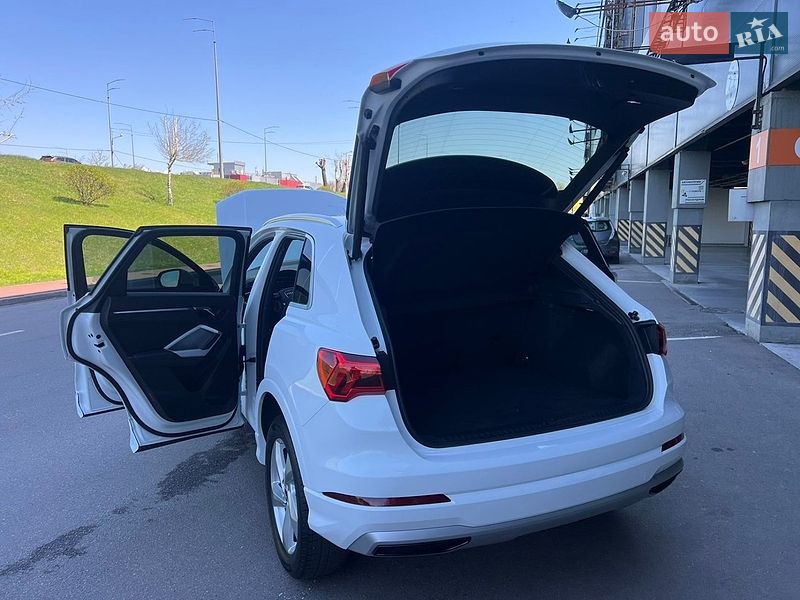 Позашляховик / Кросовер Audi Q3 2020 в Києві