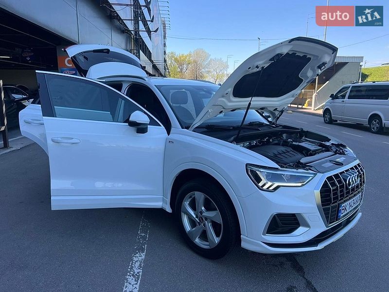 Позашляховик / Кросовер Audi Q3 2020 в Києві