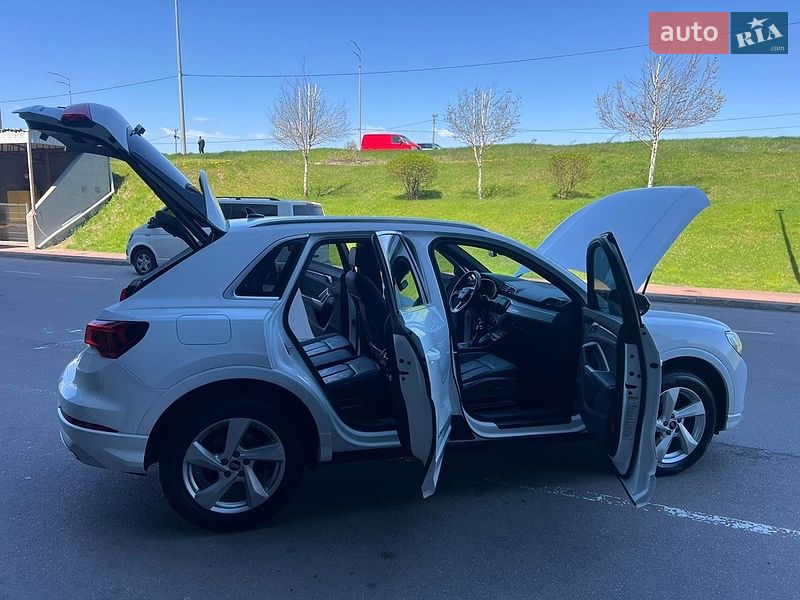 Позашляховик / Кросовер Audi Q3 2020 в Києві