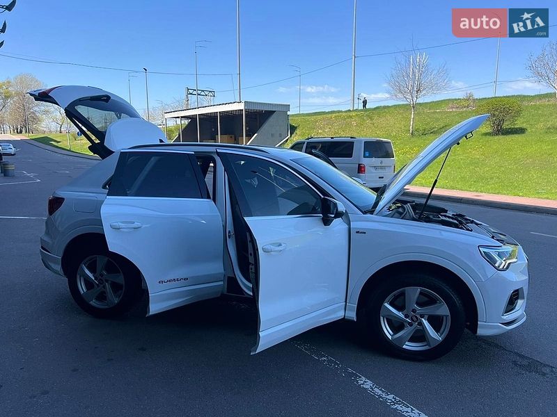 Позашляховик / Кросовер Audi Q3 2020 в Києві