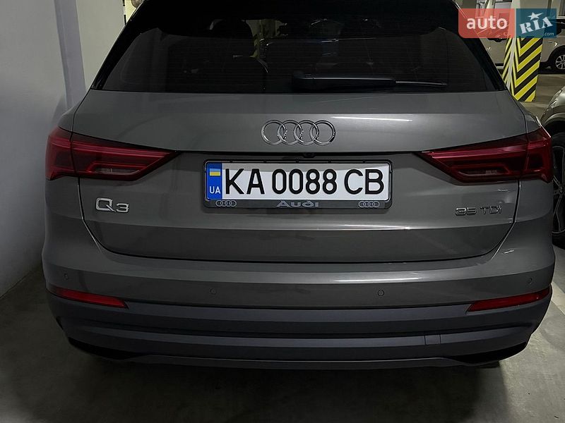 Позашляховик / Кросовер Audi Q3 2022 в Києві