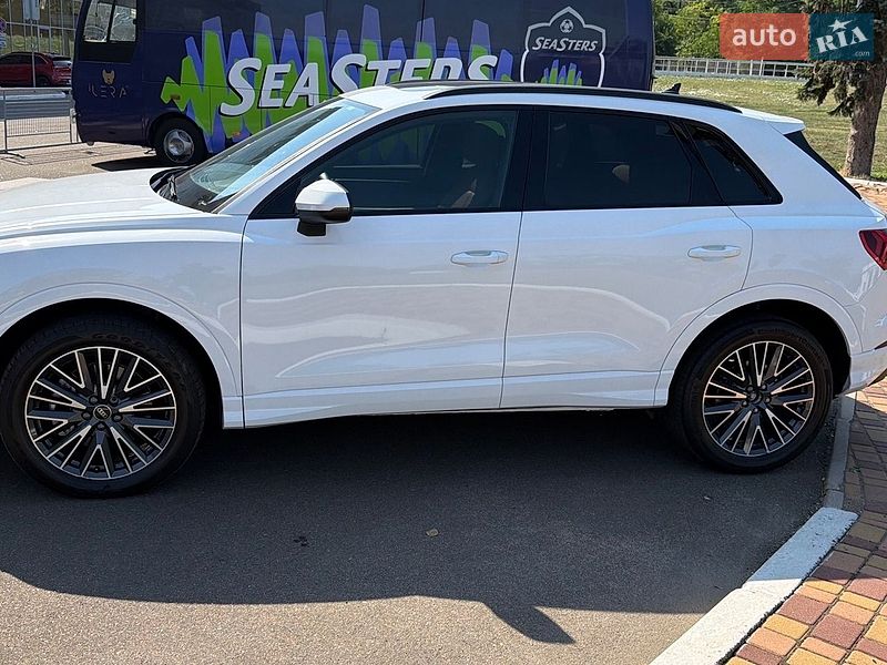 Позашляховик / Кросовер Audi Q3 2024 в Одесі
