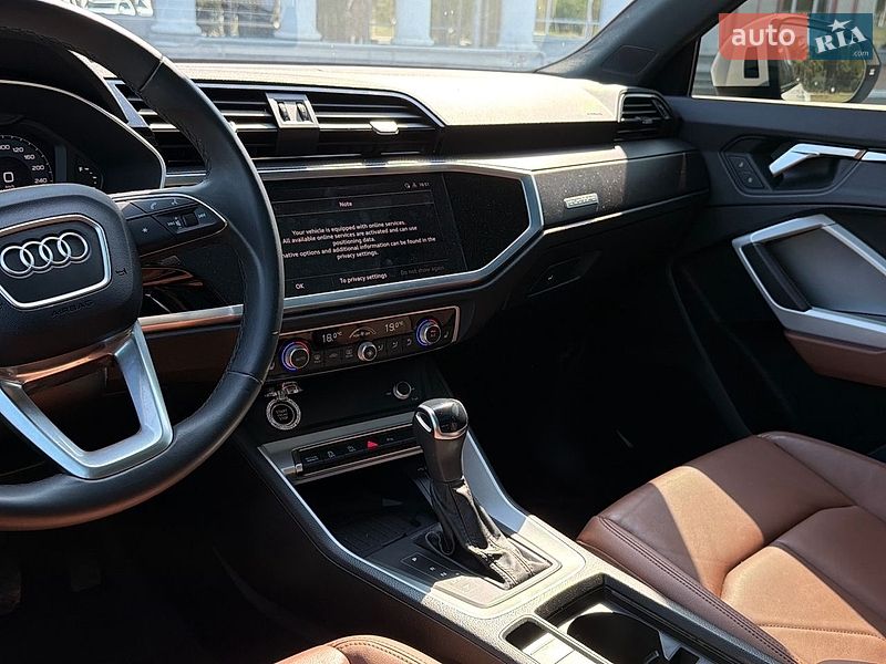 Позашляховик / Кросовер Audi Q3 2024 в Одесі