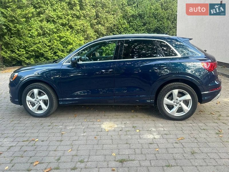 Внедорожник / Кроссовер Audi Q3 2020 в Брошневе-Осаде