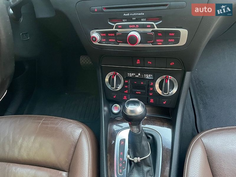 Внедорожник / Кроссовер Audi Q3 2014 в Черновцах