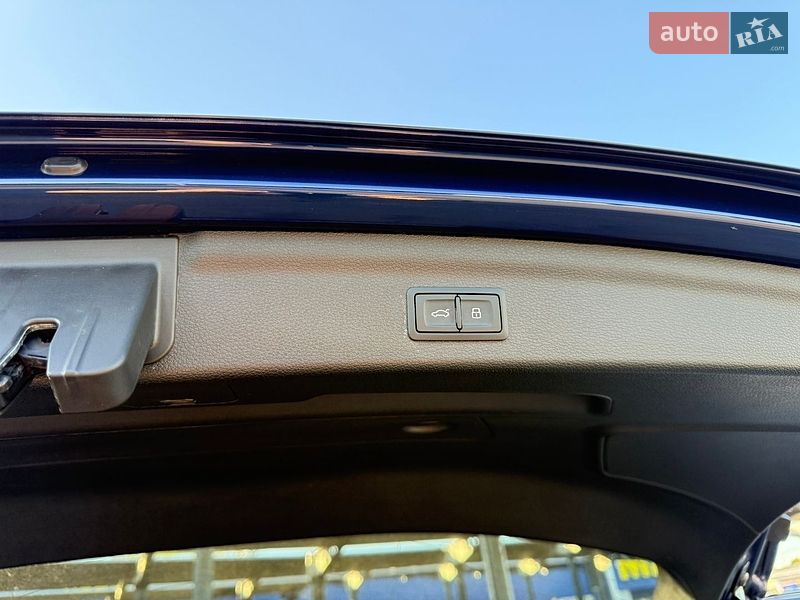 Внедорожник / Кроссовер Audi Q3 2024 в Львове