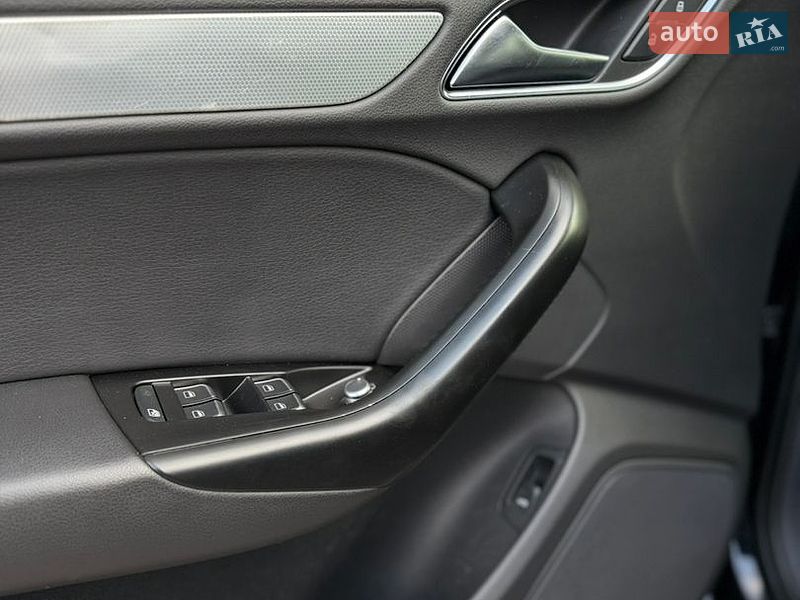Внедорожник / Кроссовер Audi Q3 2015 в Миргороде