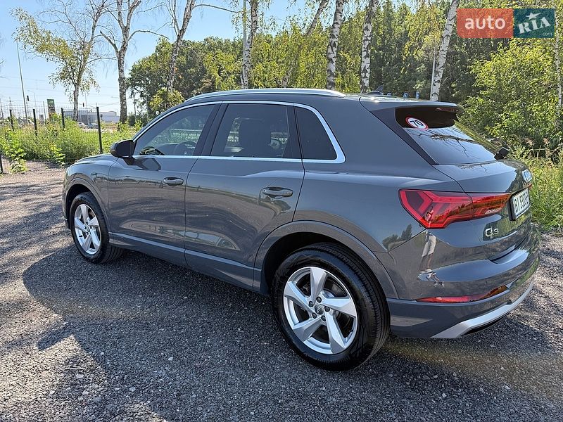Позашляховик / Кросовер Audi Q3 2019 в Полтаві