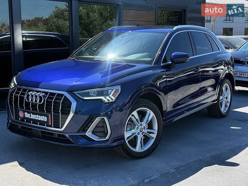 Позашляховик / Кросовер Audi Q3 2022 в Рівному