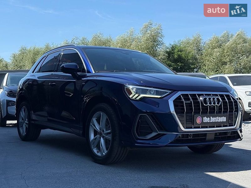 Позашляховик / Кросовер Audi Q3 2022 в Рівному