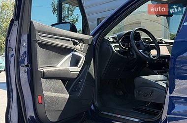 Позашляховик / Кросовер Audi Q3 2022 в Рівному