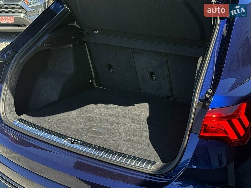 Позашляховик / Кросовер Audi Q3 2022 в Рівному